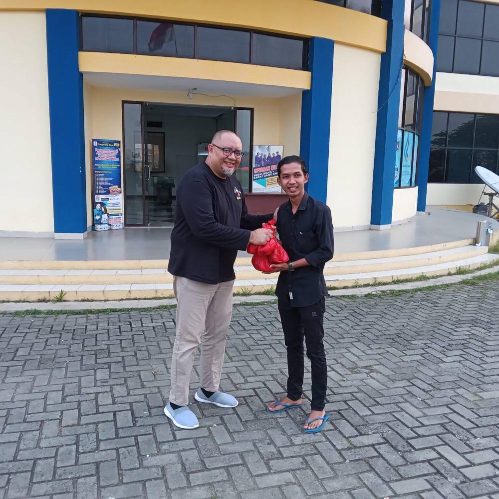 UNTARA Bagikan 150 Paket Daging Qurban dalam Perayaan Idul Adha 1443 H